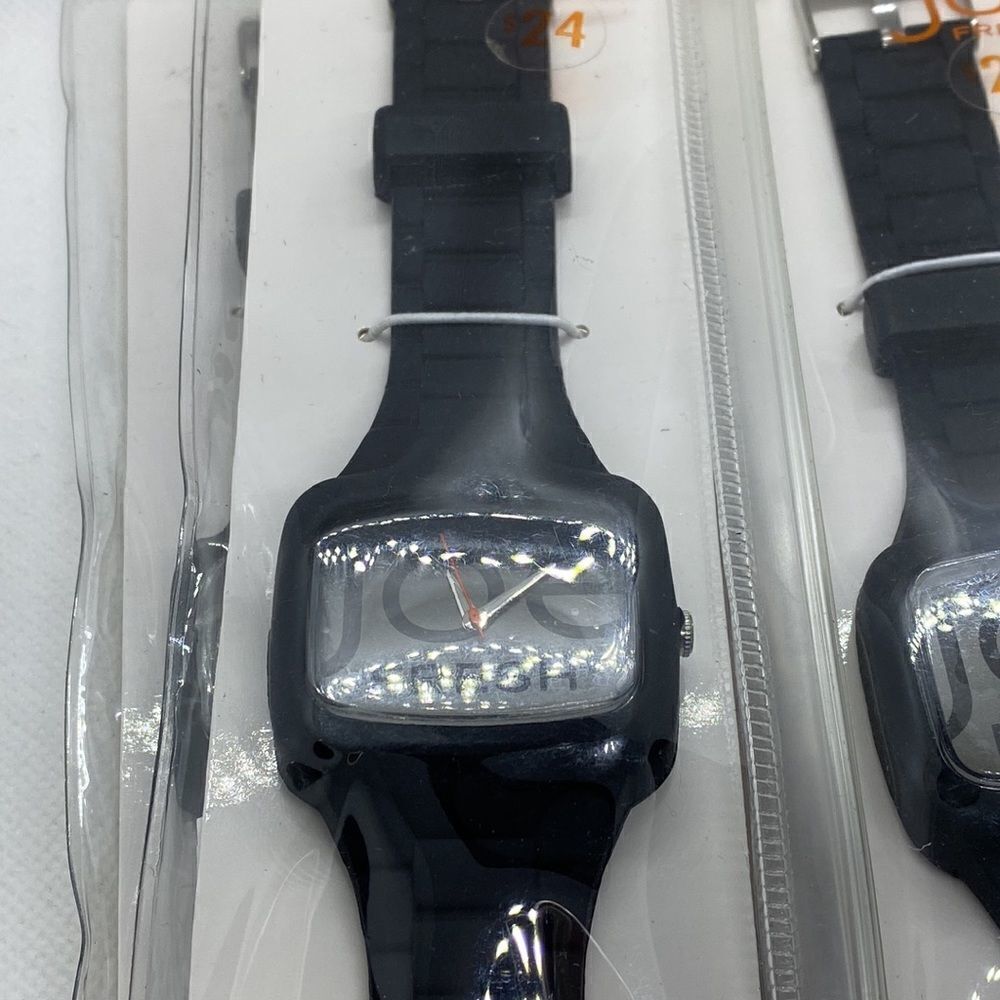 💛 Joe Fresh Silicone Watch - Picture 5 of 5